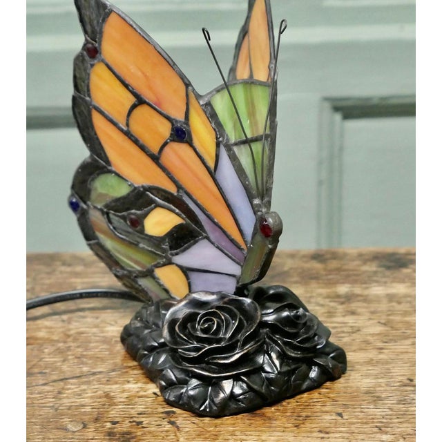 French Tiffany Style Table Lamp in Glass, 1970 For Sale - Image 6 of 8