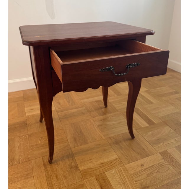 Ethan Allen French Provincial 2-Drawer Side Table, Cherry Finish, Cabriole Legs, Made in Usa For Sale - Image 18 of 18