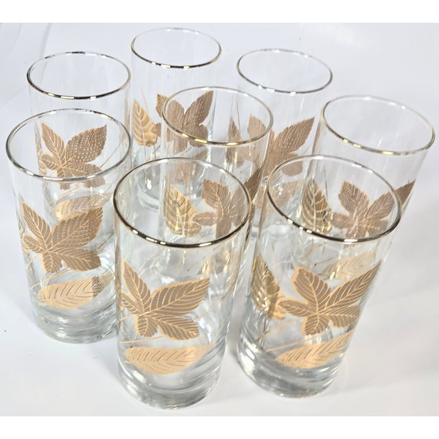 Gorgeous, thickly layered 22 kt gold creates a fantastic focal point on these tall highballs from the 50s and 60s. This is...