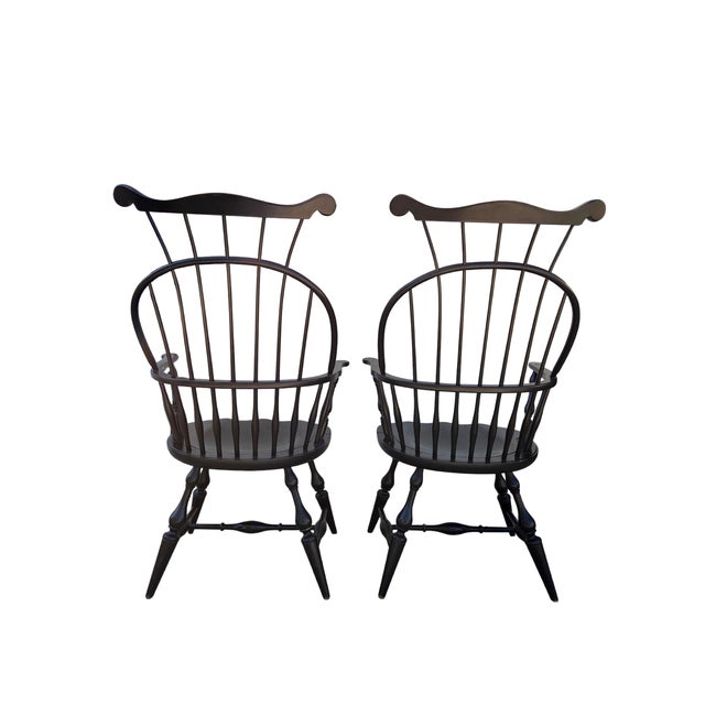1990s 2 Nichols & Stone Windsor Armchairs Bow Comb Back Saddle Seat Distressed Country For Sale In Philadelphia - Image 6 of 16
