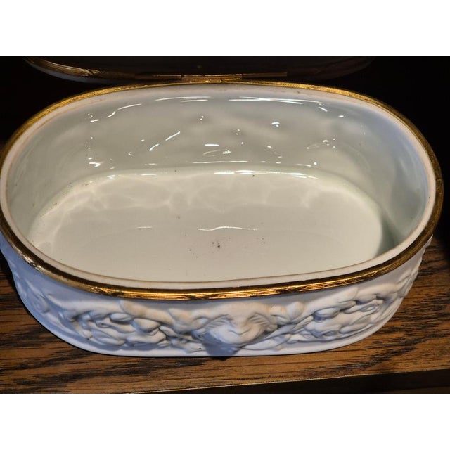 Ceramic Neo-Classical Bisque Trinket Box with Relief from Limoges For Sale - Image 7 of 10