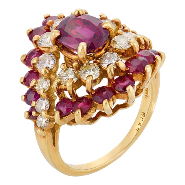 Vintage Gia 1.50 Carat Ruby Diamond 18k Yellow Gold Cluster Ring, Size 7.5 For Sale