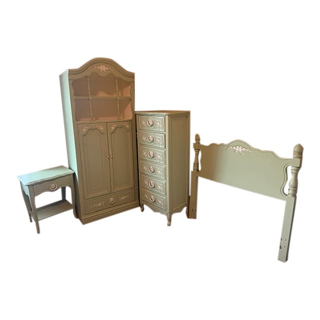 Vintage French Provincial Bedroom Set For Sale
