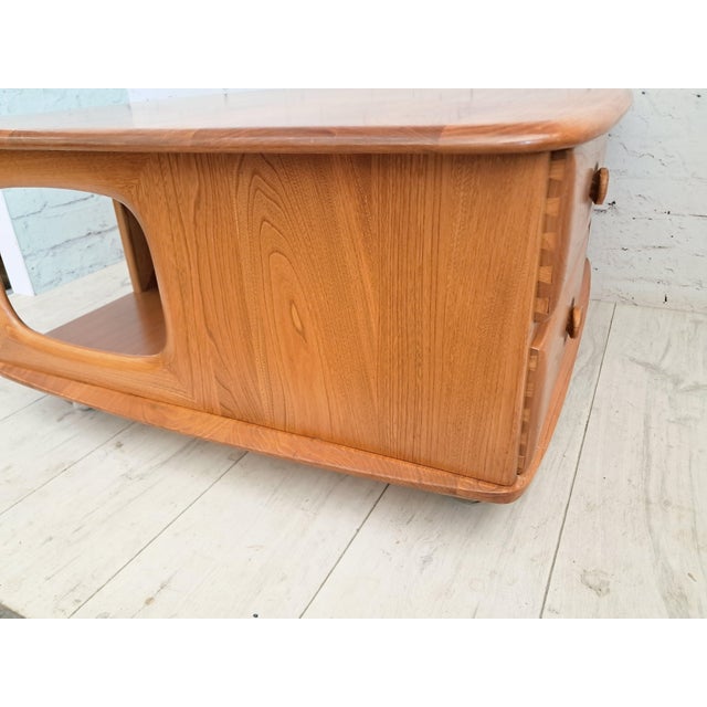 Mid-Century Modern Pandora Coffee Table in Blonde Elm by Lucian Ercolani for Ercol, 1980s For Sale - Image 15 of 18