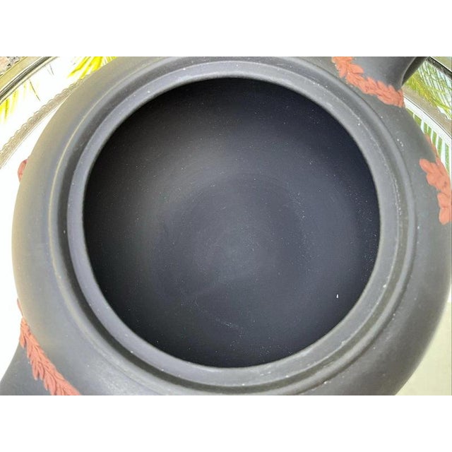 Wedgwood Black Basalt and Terracotta Teapot, 1988 For Sale - Image 6 of 18