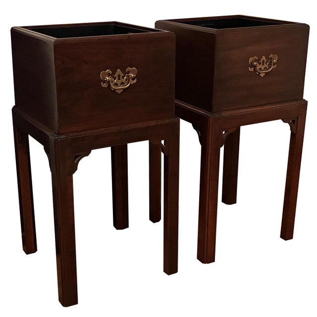 1970s Pair of Ethan Allen Cherry Wood Chippendale Style Jardinières For Sale In Chicago - Image 6 of 11
