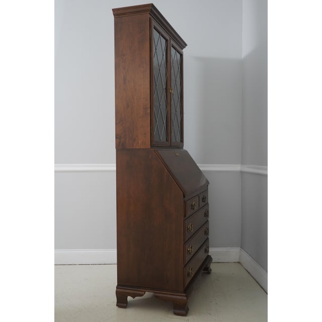 Age: Approx: 40 Years Old Details: Classic Manor Collection 2 Piece Construction Bracket Feet Dovetailed Drawer...