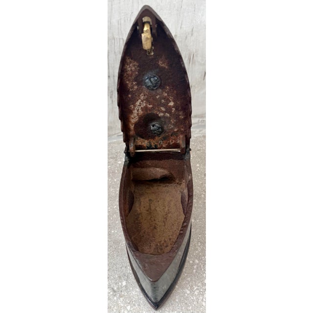 Antique Cast Iron, Enamel Coated Charcoal Box Iron Featuring a Wooden Handle & a Distinctive Brass Rooster-Shaped Latch For Sale - Image 10 of 12