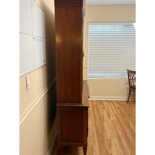 Wood Vintage Thomasville Breakfront China Cabinet Hutch – Solid Cherry – 1986 For Sale - Image 7 of 7