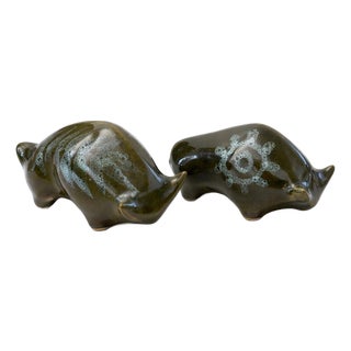 Studio Pottery Bulls by Elizabeth Skipworth, Set of 2 For Sale