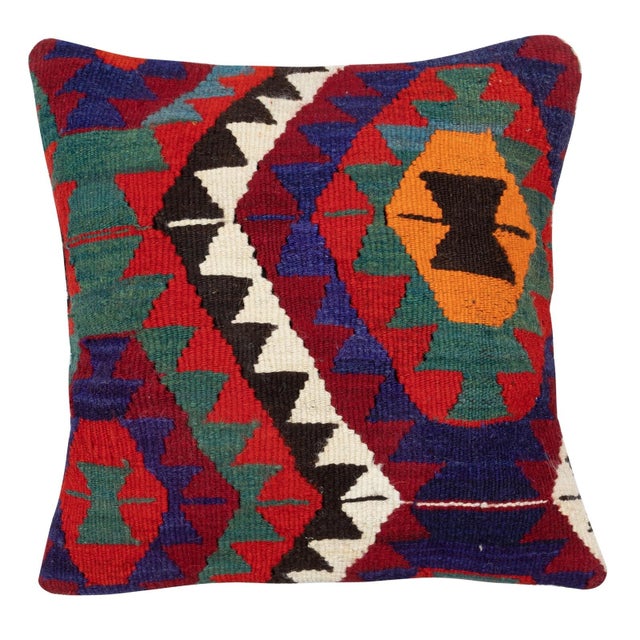 Bring history and warmth into your home with this vintage handmade Turkish wool cushion cover set. This pair of cushion...
