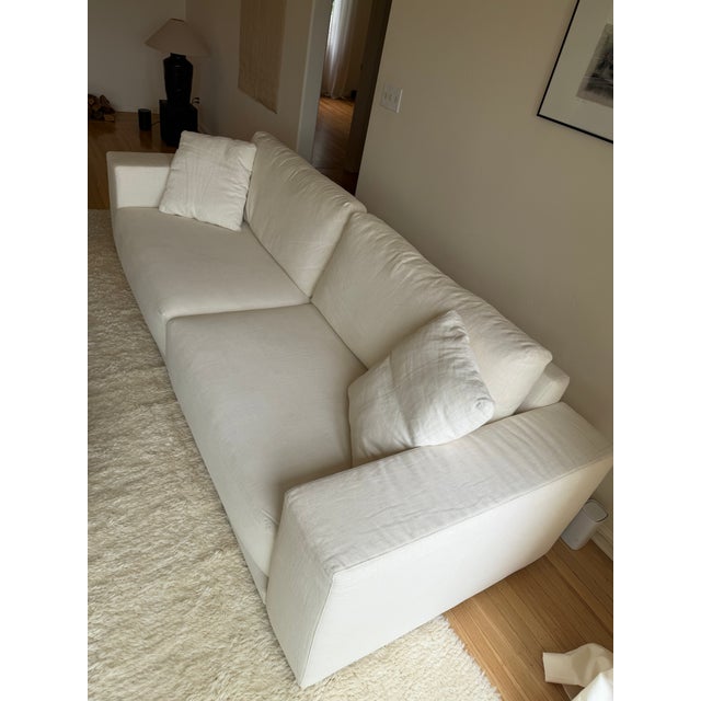 Rh Bella Sofa – Belgium Linen Basket Weave | White For Sale In San Francisco - Image 6 of 13