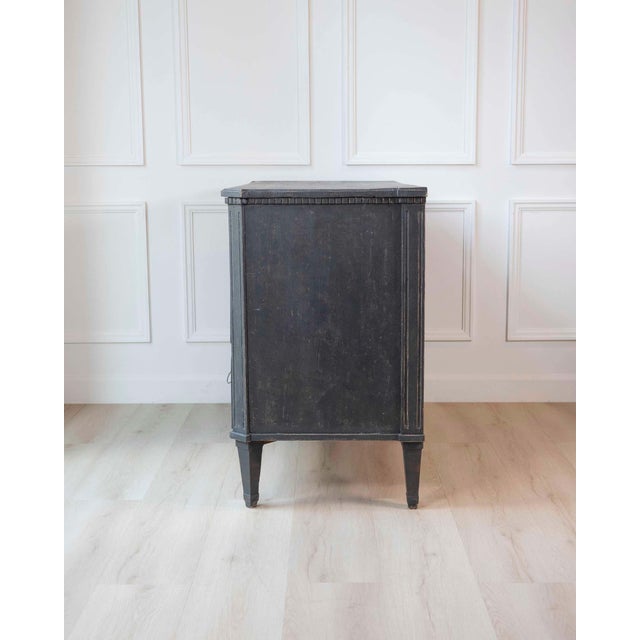 Swedish Gustavian Chest of Drawers, Circa 1790 For Sale - Image 4 of 9