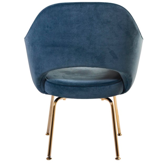 Metal Saarinen Executive Arm Chair in Pavo Velvet, Gold Edition For Sale - Image 7 of 8
