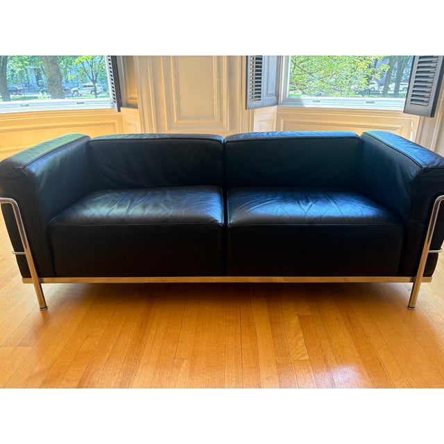 Authentic Full Set Early Cassina Lc3 Living Room Set, Circa 1968–1972, Designed by Le Corbusier, Pierre Jeanneret & Charlotte Perriand For Sale In Boston - Image 6 of 13