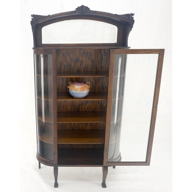 American Carved Oak Mirrored Gallery Top Curved Glass Display Curio Showcase Cabinet For Sale - Image 3 of 12