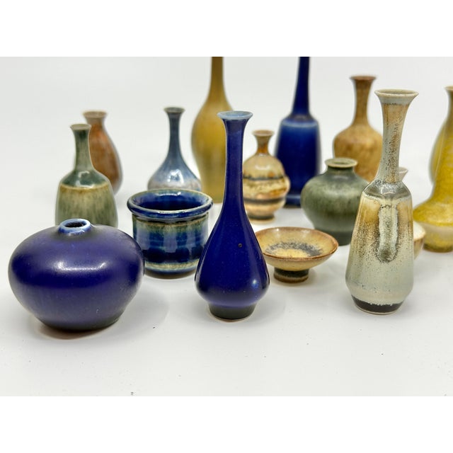 1950s Collection of 23 Miniature John Andersson Pottery Vessels for Hoganas of Sweden For Sale - Image 16 of 18