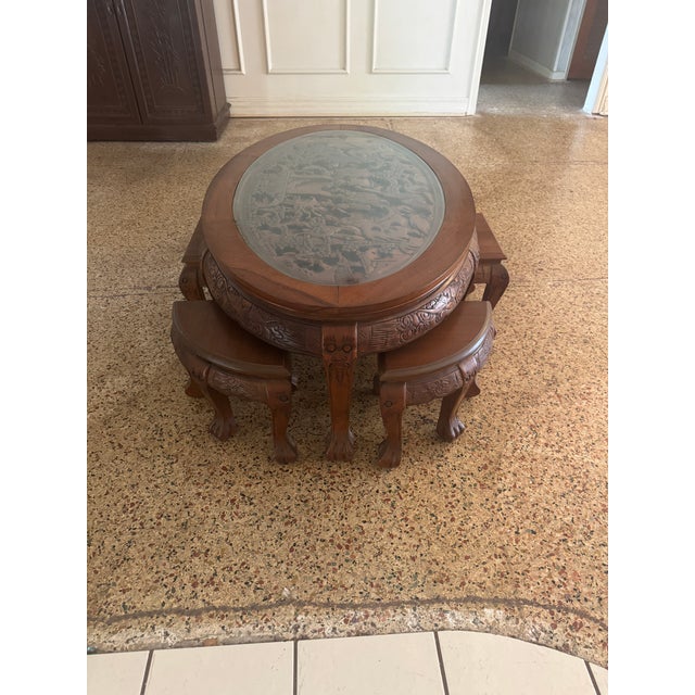 1980s Vintage Hand Carved Teak Coffee Tea Table With 6 Nesting Stools - Set of 7 For Sale - Image 9 of 10