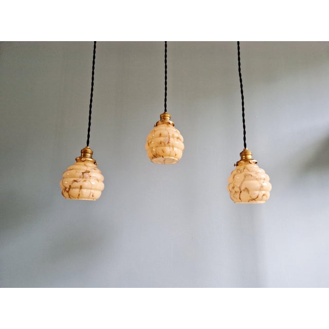 Art Deco Pendant Light in Marbled Opaline Glass with Uranium Glass from Scailmont, Belgium, 1920s-1930s For Sale - Image 17 of 18