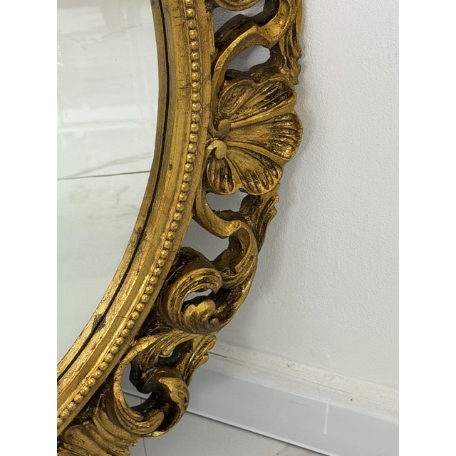 Wood Large Circular Wall Mirror in Carved Gilded Wood, 1940s For Sale - Image 7 of 12