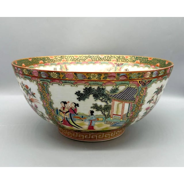 Rose Large Vintage Rose Medallion-Style Decorative Bowl – Hand-Painted Chinese Porcelain – 20th Century Export For Sale - Image 8 of 17