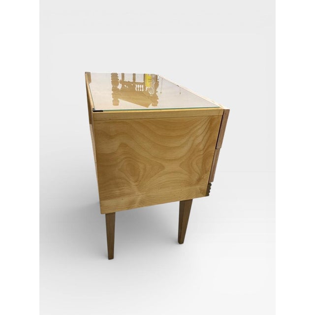1960s Mid-Century Bedside Table with Drawers in Maple Veneer with Brass Handles and Glass Top, Germany, 1950s-1960s For Sale - Image 5 of 9