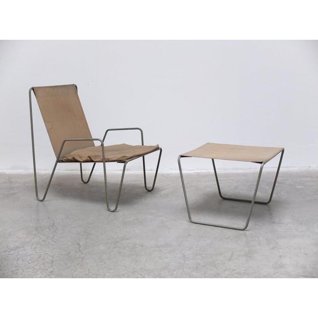 Contemporary Set of Early Bachelor Chair with Ottoman by Verner Panton for Fritz Hansen, 1950s For Sale - Image 3 of 17