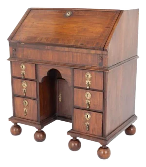 Kneehole Desk in Walnut by William and Mary, 1700s