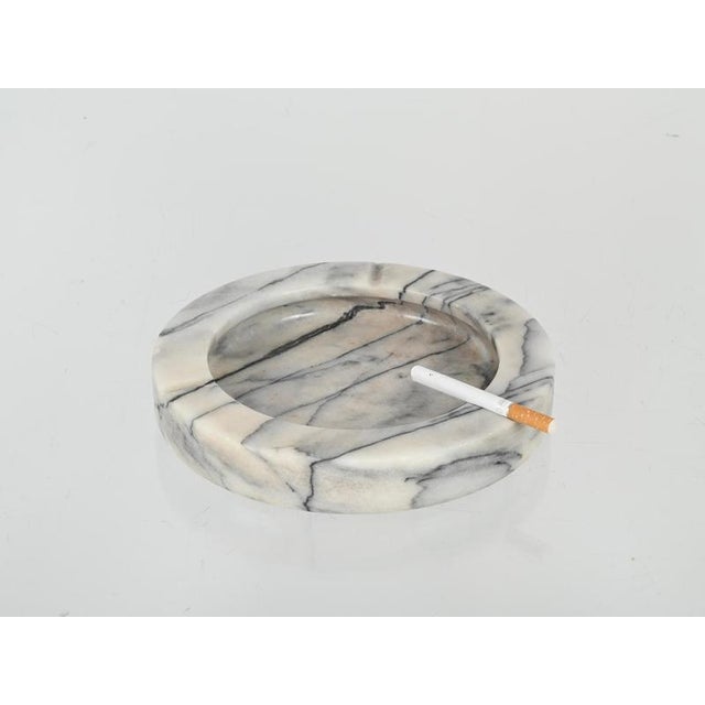 Large Round Ashtray in Arabescato Carrara Marble by Angelo Mangiarotti, Italy, 1970s For Sale - Image 11 of 14