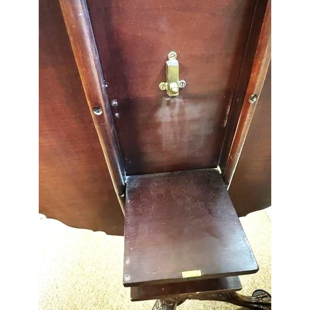 Mid 20th Century Beautiful Mahogany Philadelphia Chippendale Style Dish Top Birdcage Tilt Table For Sale - Image 12 of 14