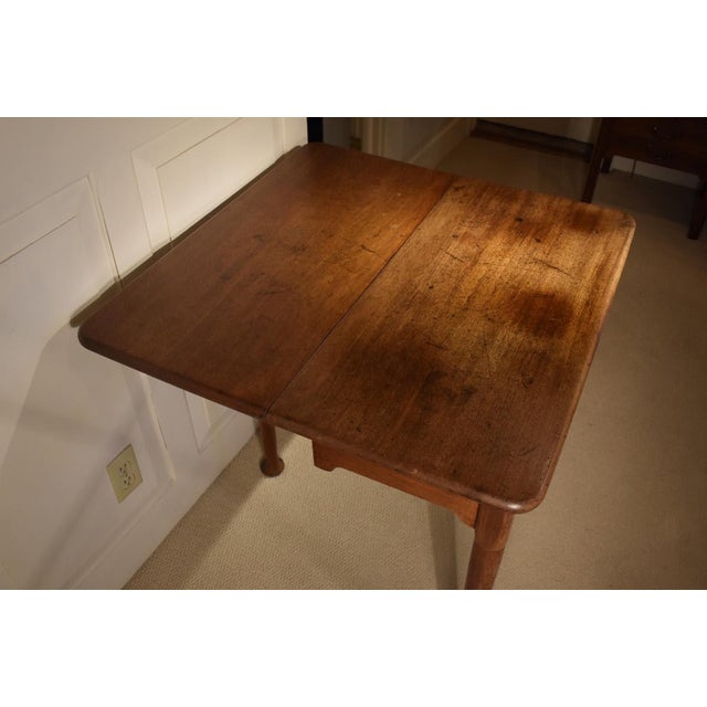 Traditional 18th Century Small Georgian Walnut Single Drop Leaf Table For Sale - Image 3 of 5