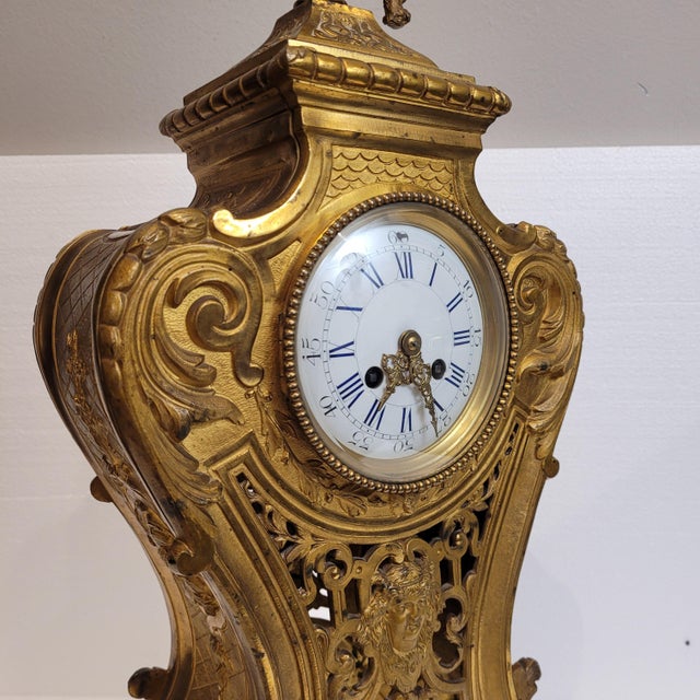 Louis XV Table Clock in Ormolú and Crystal, France For Sale - Image 15 of 18