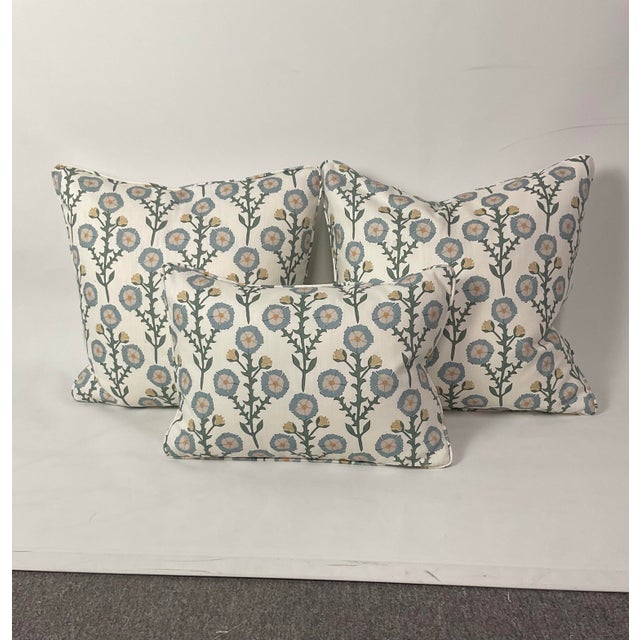Set of 3 Throw Pillows in 29 Park Fiona With White Linen Back For Sale - Image 4 of 5