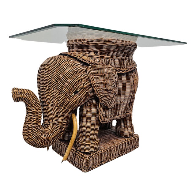 Mid-Century Modern Side Table in Rattan in shape of an Elephant, Italy, 1960s For Sale
