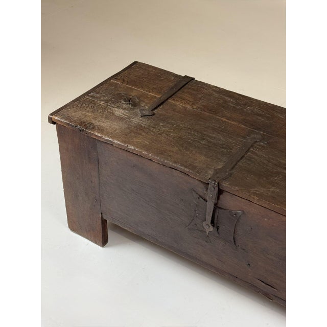 Exceptionally heavy and robust Stollentruhe. Chest with 6 shelves. Large size with original fittings. Unfortunately, the...