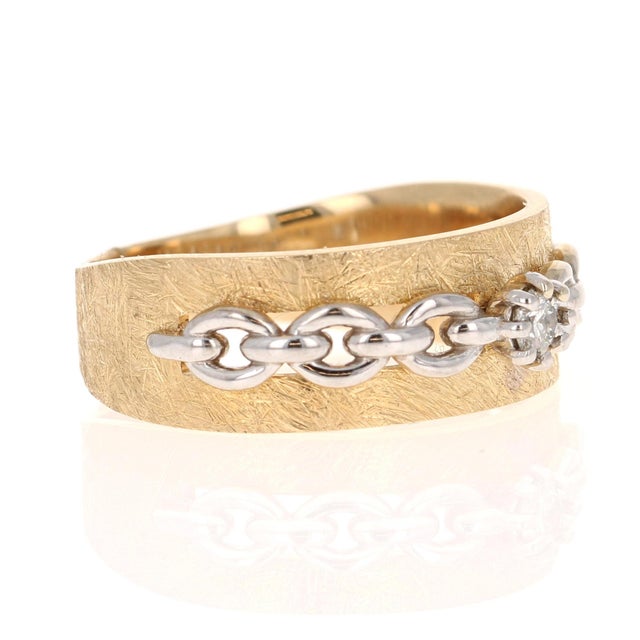 Contemporary Round Cut Diamond Yellow Gold Band Size 7 For Sale - Image 3 of 7