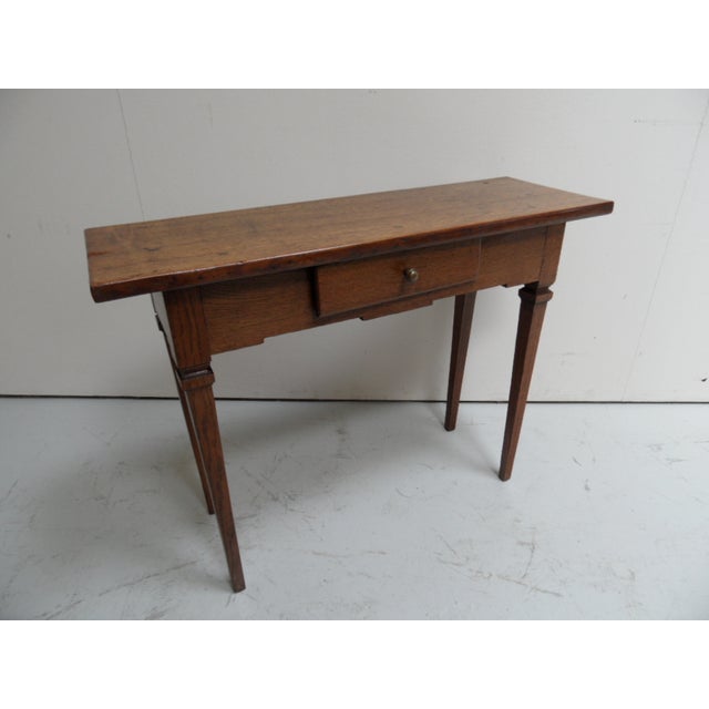Side Table in Oak, in Very Good conditions. Designed before 1890
