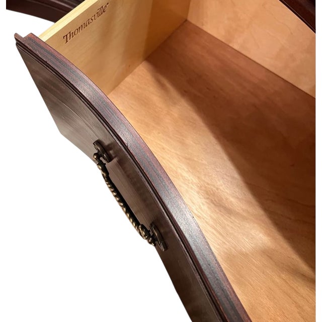 Thomasville 1990s Thomasville Mahogany Bogart Serpentine Curio Cabinet Hutch Shelf Breakfront For Sale - Image 4 of 18