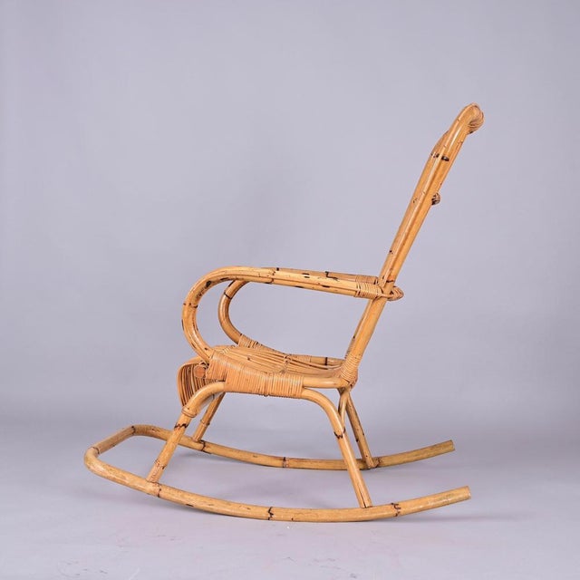 Mid-Century Italian French Riviera Curved Rattan and Bamboo Rocking Chair, 1970s For Sale - Image 11 of 18