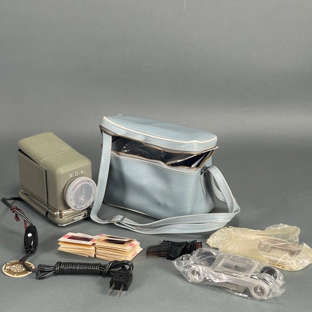 Vintage 50s Deadstock Sda Toho Slide Projector Tokor Lens With Case + Extras, Japan For Sale - Image 13 of 13