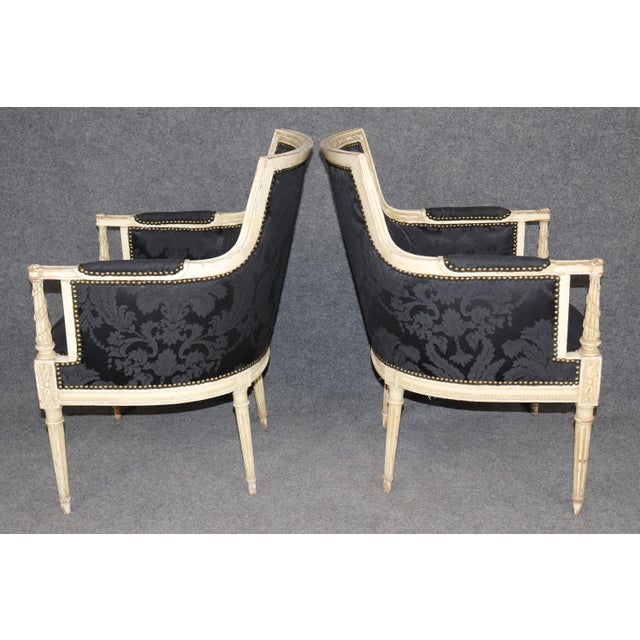 Pair Attributed Maison Jansen French Louis XVI Style Distressed Painted Bergeres For Sale In Philadelphia - Image 6 of 13