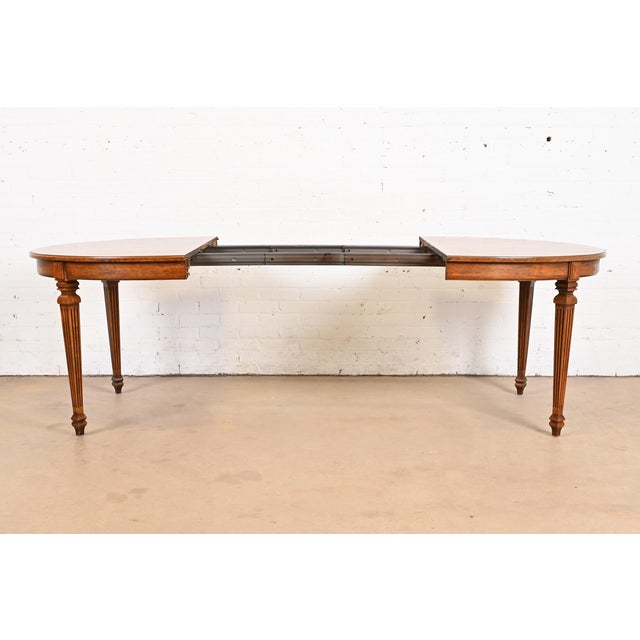1960s Thomasville French Regency Louis XVI Walnut and Burl Wood Extension Dining Table, Circa 1960s For Sale - Image 5 of 12