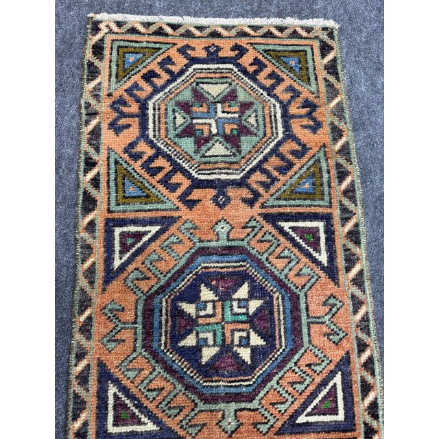 Turkish Yastik Rug 1'5" x 3'3" For Sale - Image 4 of 5