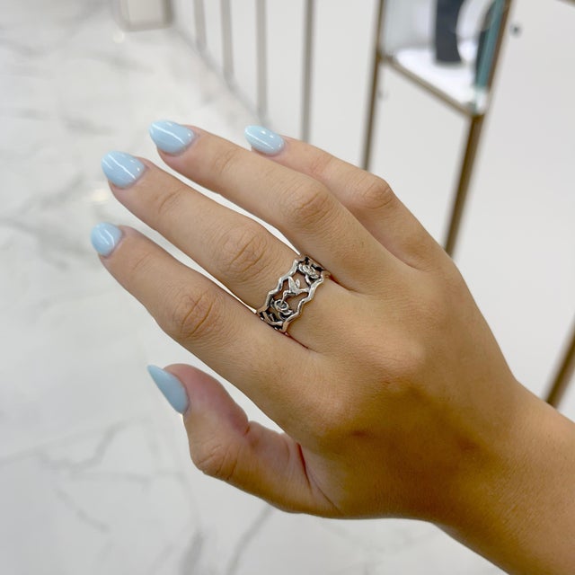 Early 21st Century James Avery 925 Sterling Silver Retired Humming Bird Eternity Cocktail Ring Size 7 For Sale - Image 5 of 6