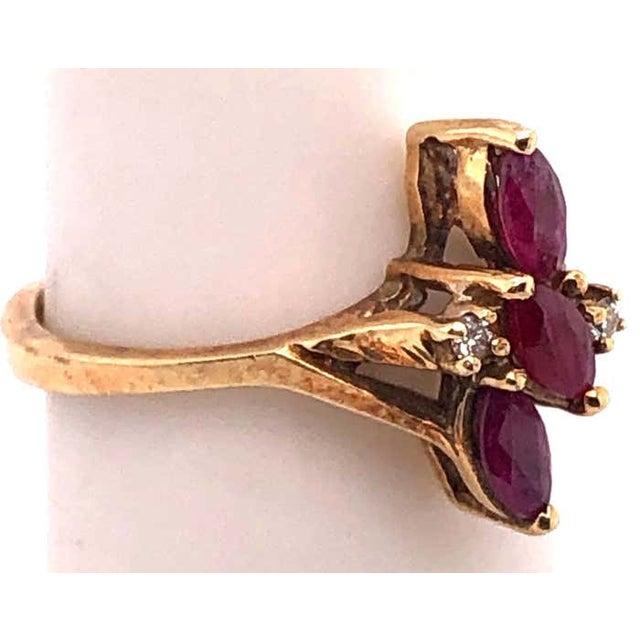 Modern 14 Karat Yellow Gold Freeform Ruby With Diamond Accent Ring For Sale - Image 3 of 6