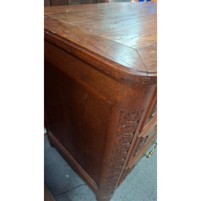 18th Century Chestnut and Oak Chest of Drawers For Sale - Image 6 of 10