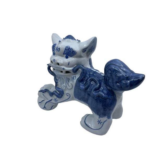 Vintage Blue and White Chinoiserie Foo Dog Statue For Sale - Image 4 of 8