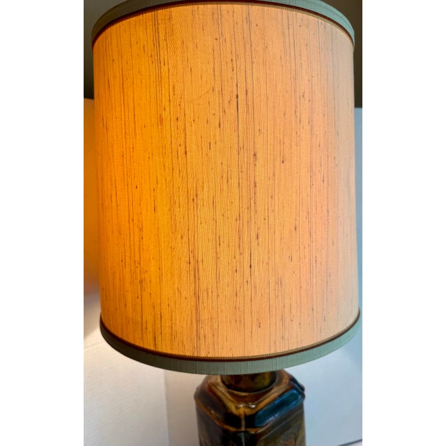 Tan Vintage Frederick Cooper Chinoiserie Tea Canister Table Lamp With Original Silk Shade For Sale - Image 8 of 12