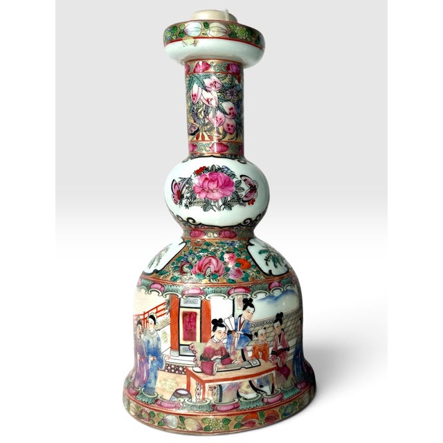 Chinese Fine Pair of Meiji Period Chinese Export Rose Medallion Porcelain Candlesticks. For Sale - Image 3 of 12