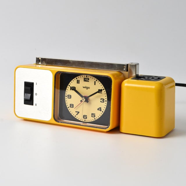 Mid-Century Modern Yellow Alarm Clock with Telescopic Lamp from Wigo, 1970s For Sale - Image 3 of 9